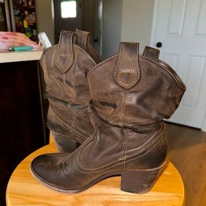 Rocket Dog brown short boot | size 6